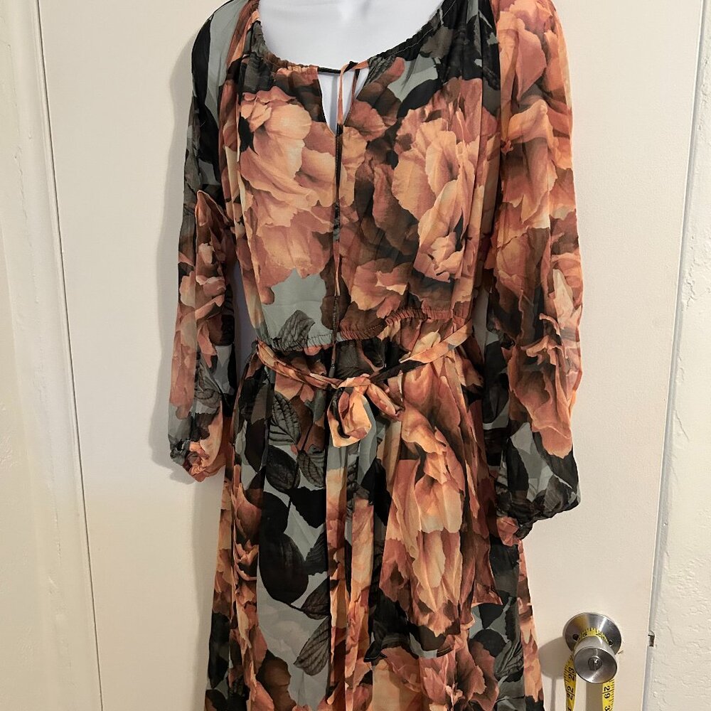 Jennifer Lopez Gray & Peach Flirty Dress, Cold Shoulder, Size Large  BRCL